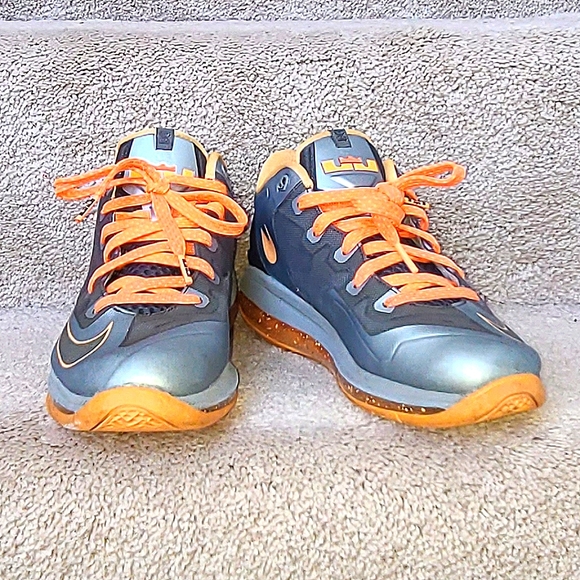 Nike Roshe Running Shoe - Picture 2 of 5